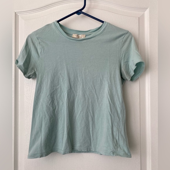 Forever 21 shirt bundle! 2 shirts for 1 price! - Picture 5 of 7